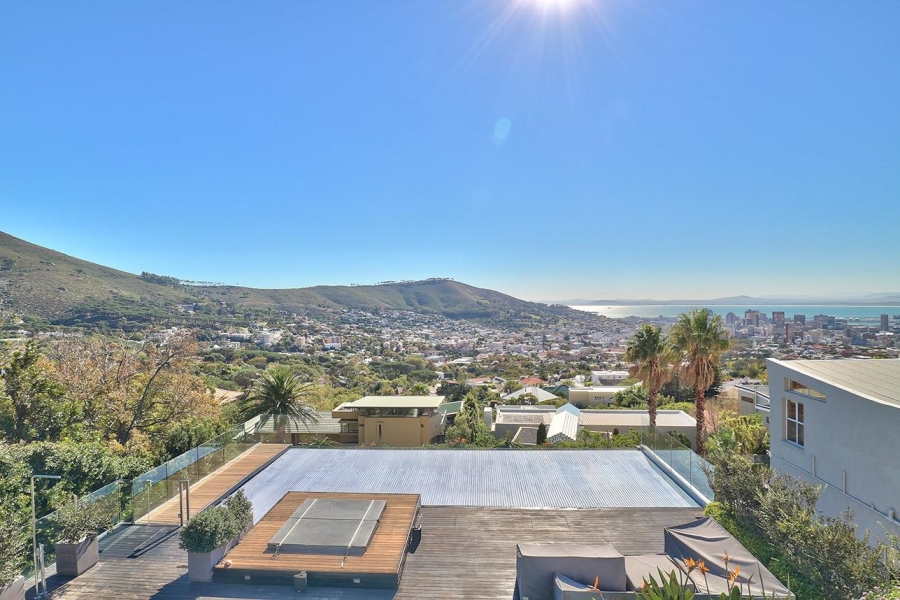 7 Bedroom Property for Sale in Higgovale Western Cape